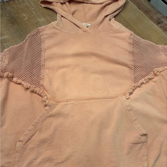 easel Tops - easel Peach Mesh-Sleeve Hoodie